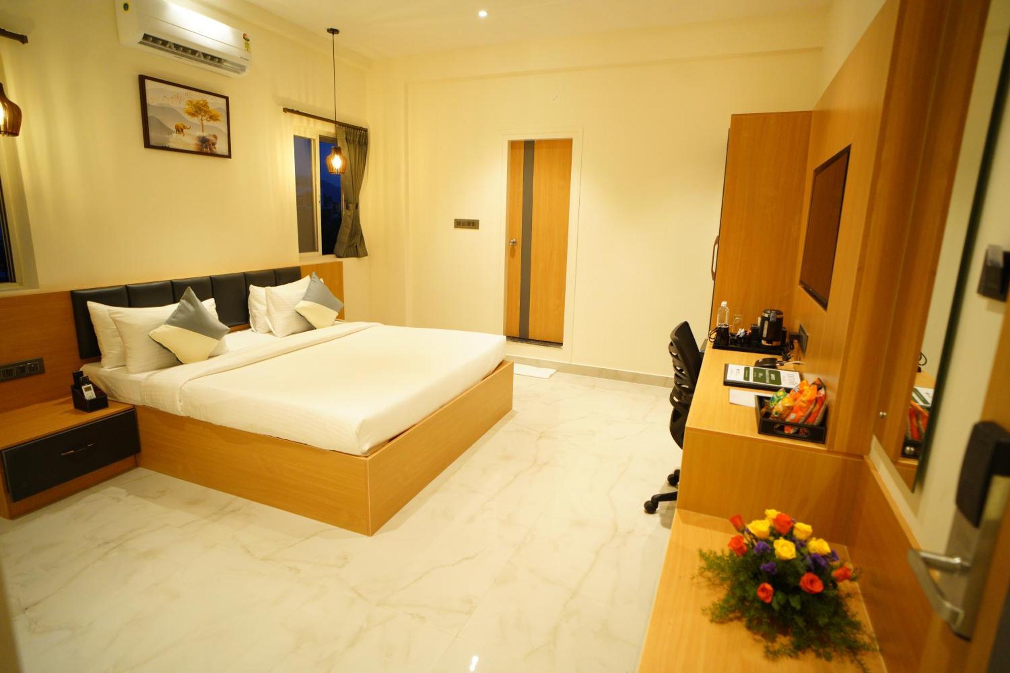 Emerald Urban Comforts Mysore Exterior photo