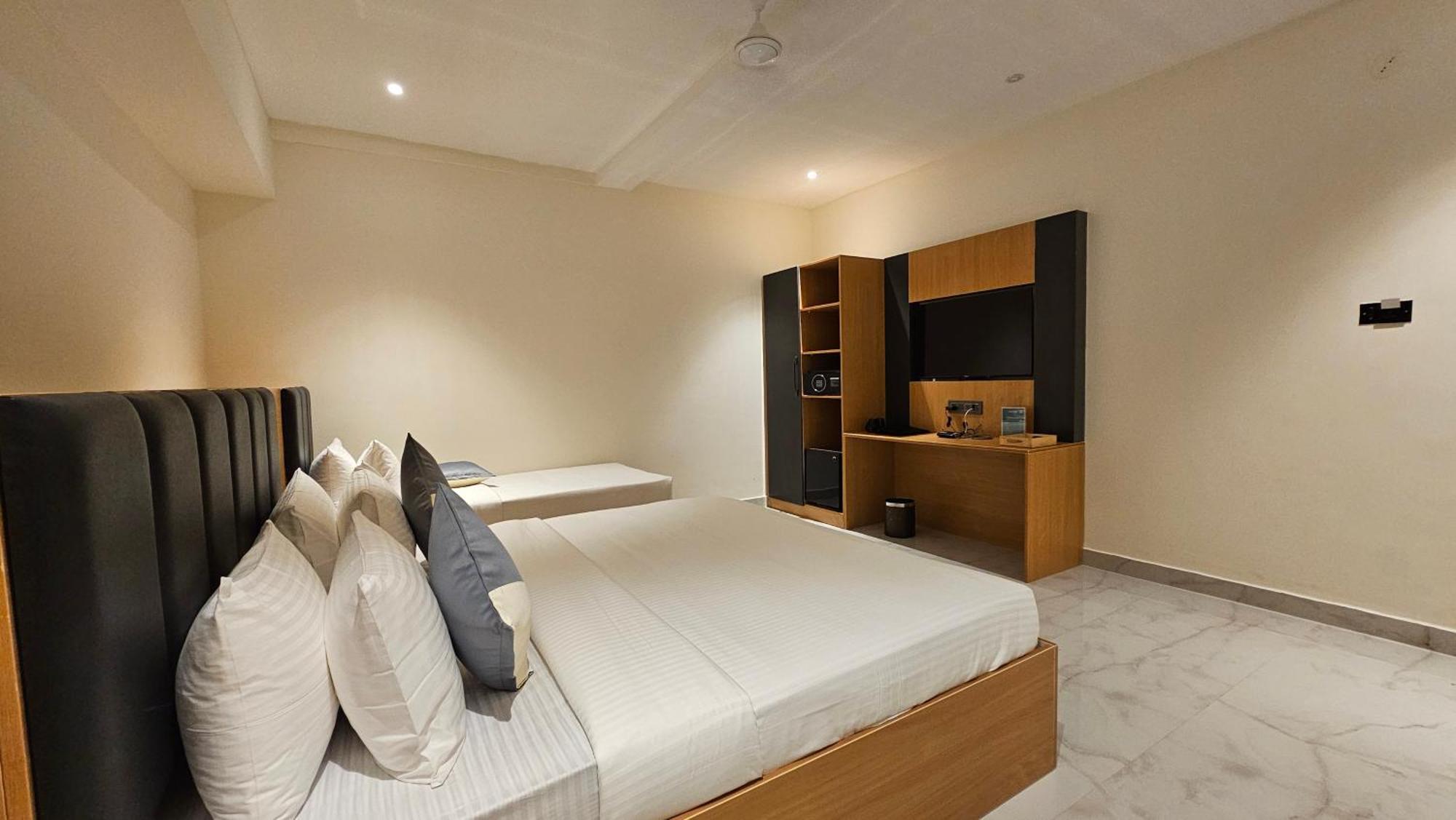 Emerald Urban Comforts Mysore Exterior photo